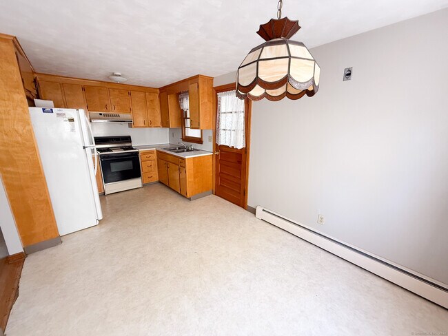 Building Photo - 541 Burritt St