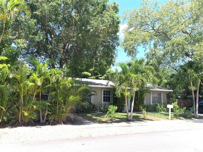 Building Photo - 801 SW 10th St