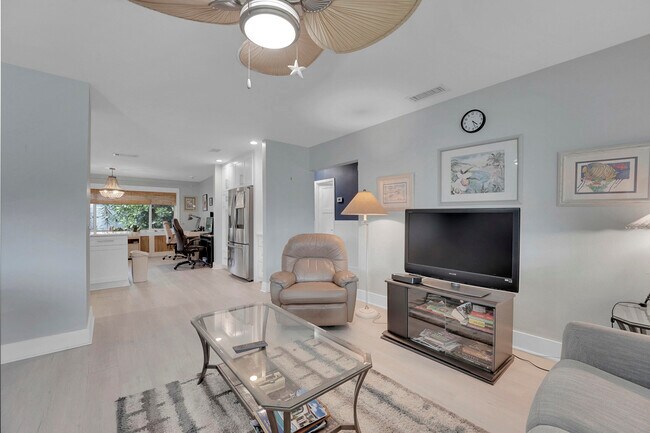 Building Photo - 1708 Sunset Isle Rd