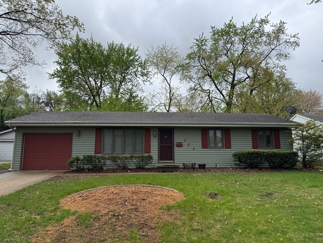 Just Remodeled! 3 Bedroom 1 Bath near jus... - Just Remodeled!  3 Bedroom 1 Bath near jus...