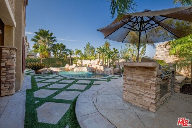 Building Photo - 22430 Leisure Dr