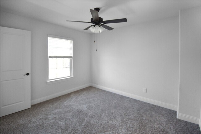 Building Photo - 10921 Aransas Pass Pl