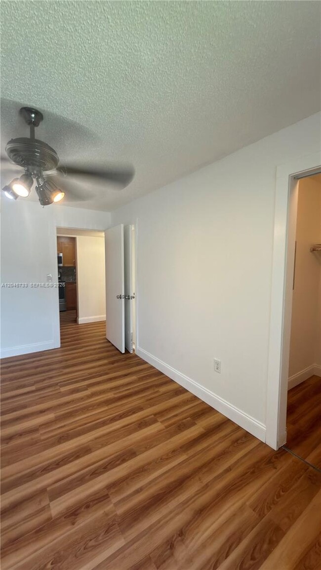 Building Photo - 469 NE 207th Ln