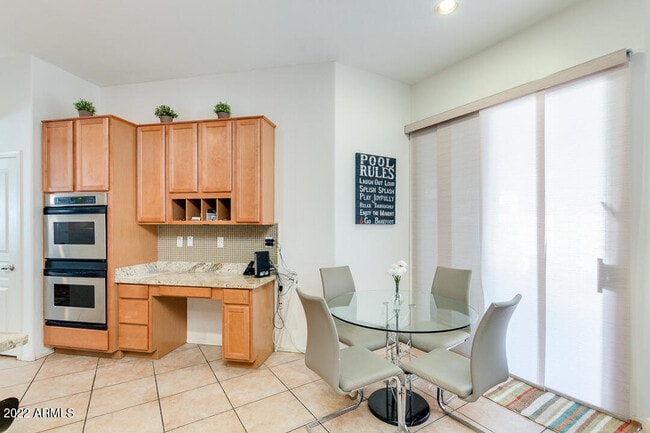 Building Photo - 2037 W Periwinkle Way