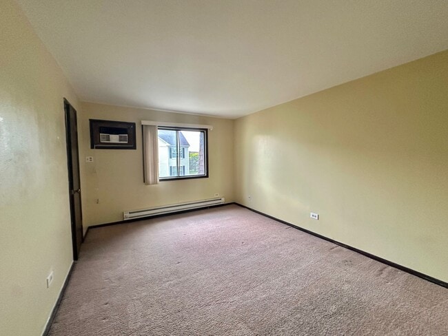 Building Photo - 160 S Waters Edge Dr
