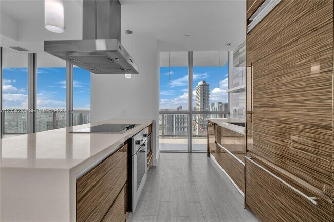 Building Photo - 1100 Biscayne Blvd
