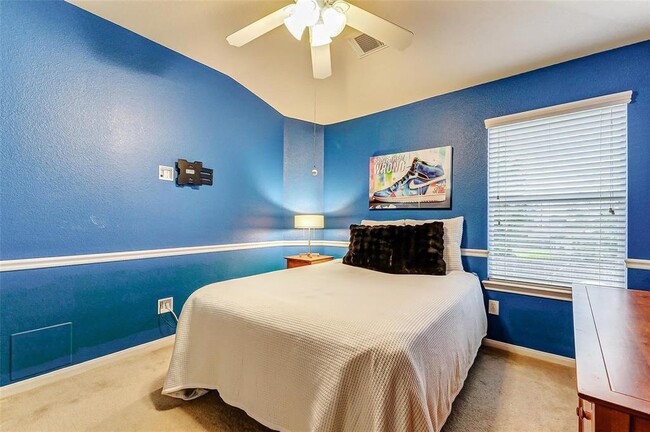 Building Photo - 6303 Applewood Forest Dr
