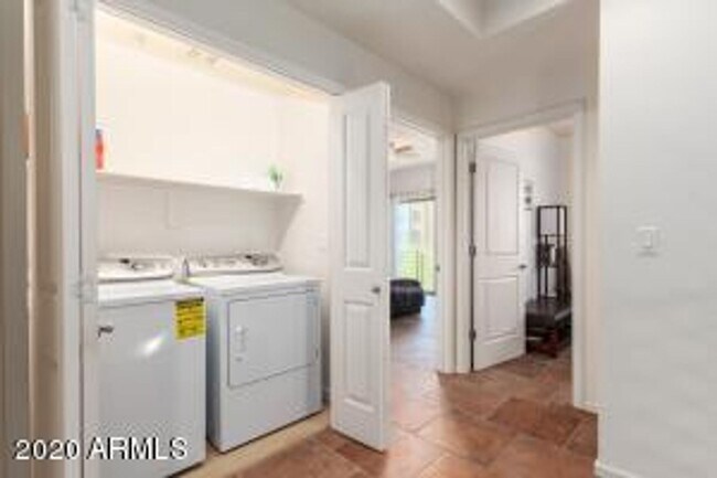 Building Photo - Apply Here www.realty480pm.appfolio.com/listings