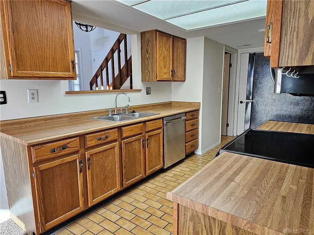 Building Photo - 1492 Sanzon Dr