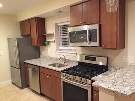 Building Photo - Naylor Rd Apts