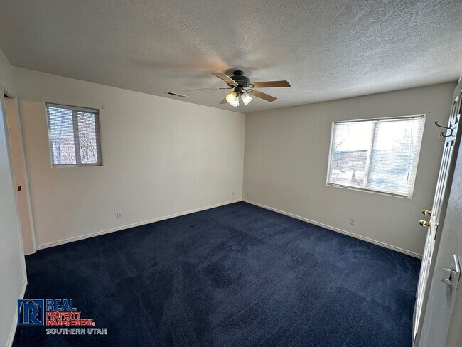 Building Photo - 3 Bedroom Apartment In Veyo