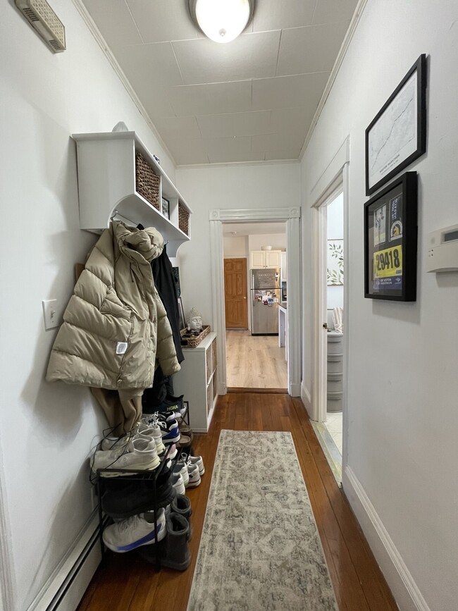 Building Photo - 62 Montcalm Ave