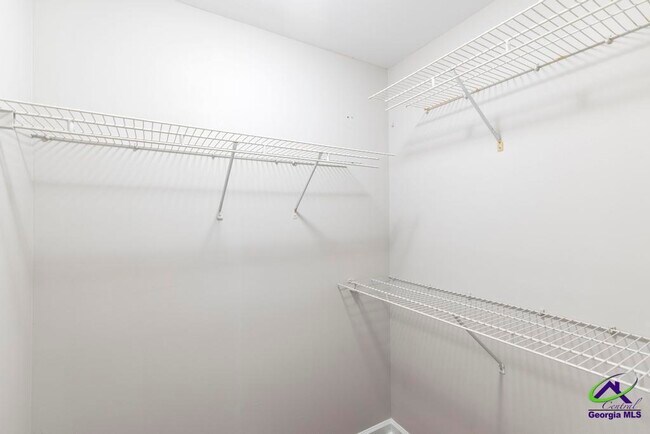 Building Photo - 200 Stirling Bridge Dr