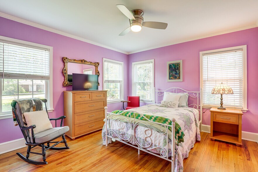 Building Photo - 206 Lakeland Dr