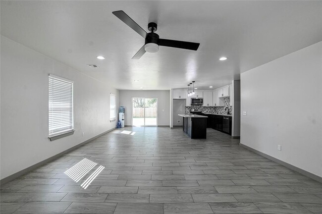Building Photo - 1717 Breckenridge Dr