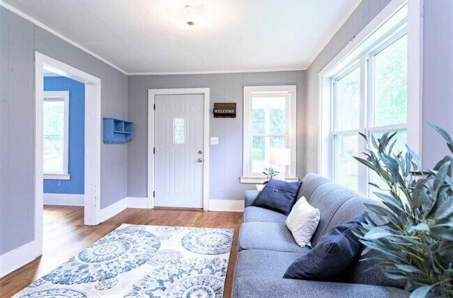 Building Photo - 226 Joyce St