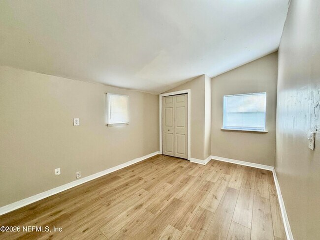 Building Photo - 2057 Glen Gardner Dr