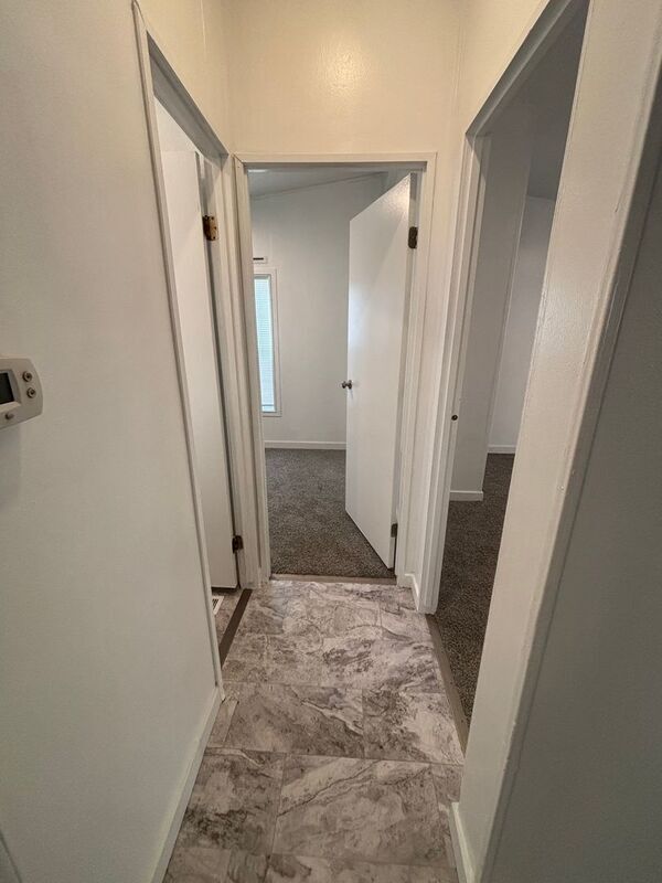 Building Photo - 301 Archie St