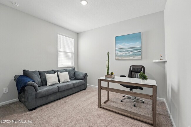 Building Photo - 14656 Macadamia Ln