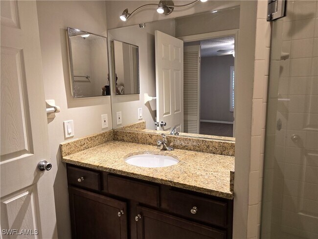 Building Photo - 605 Squire Cir