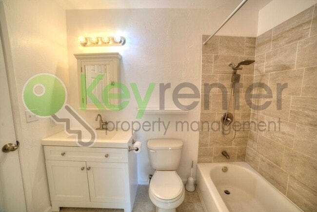 Building Photo - 1300 Old W Dr