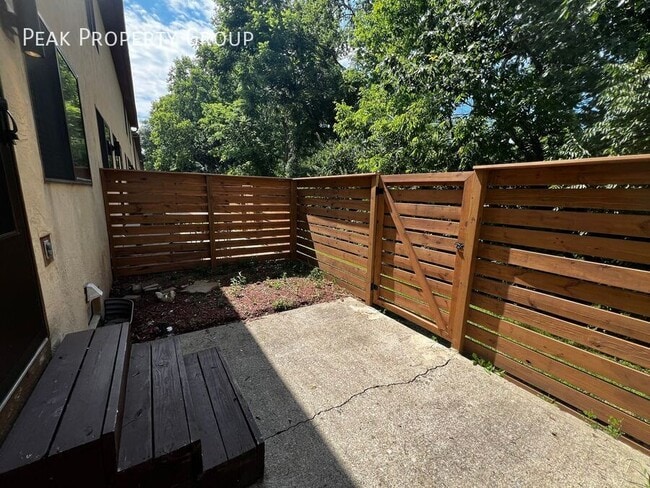 Building Photo - 3190 Griggsview Ct