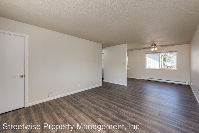 Building Photo - 2705 SE Courtney Ave