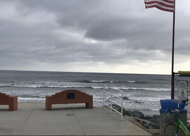 Building Photo - 5051 La Jolla Blvd