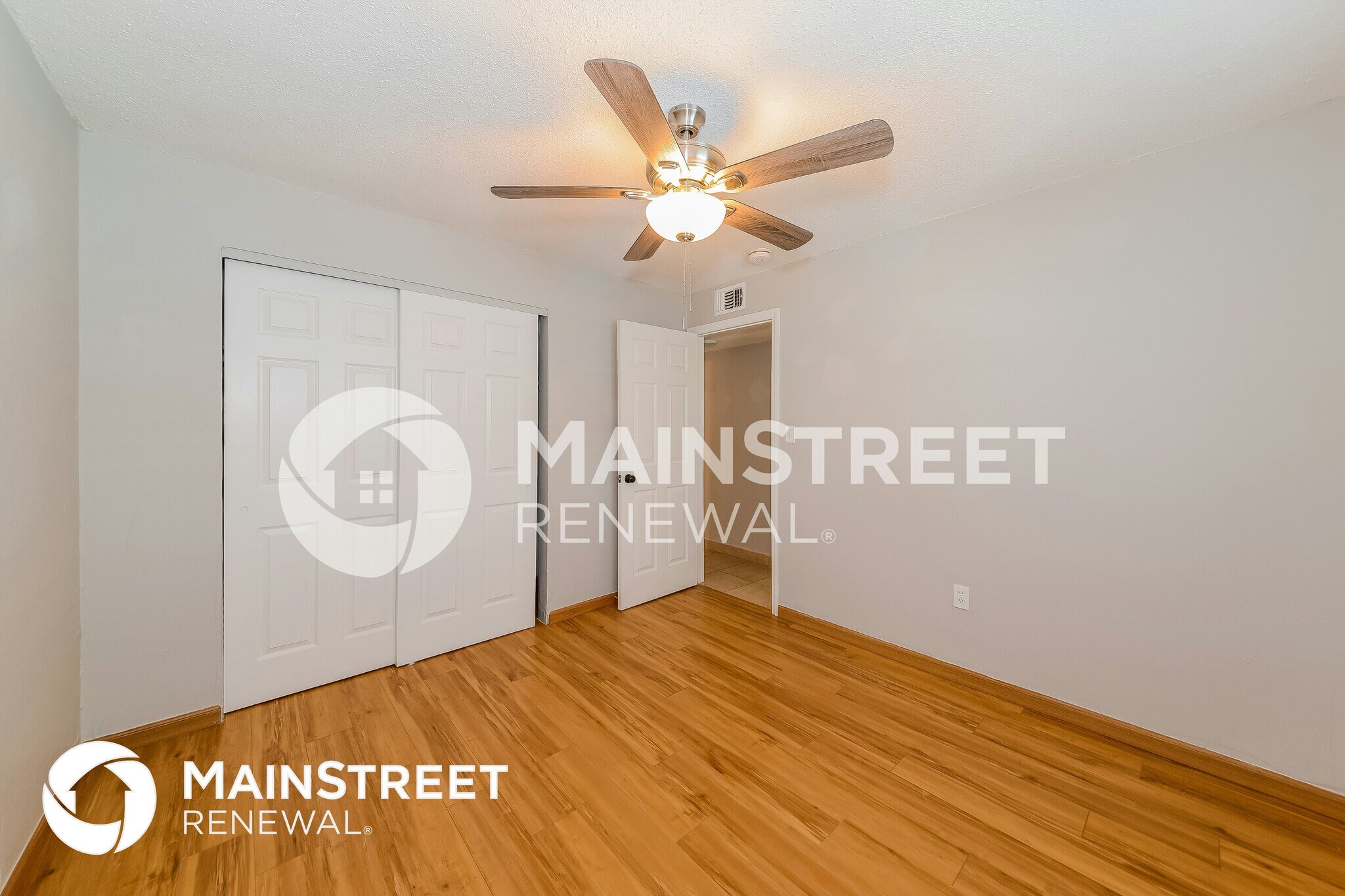 Building Photo - 2459 Stratford Dr