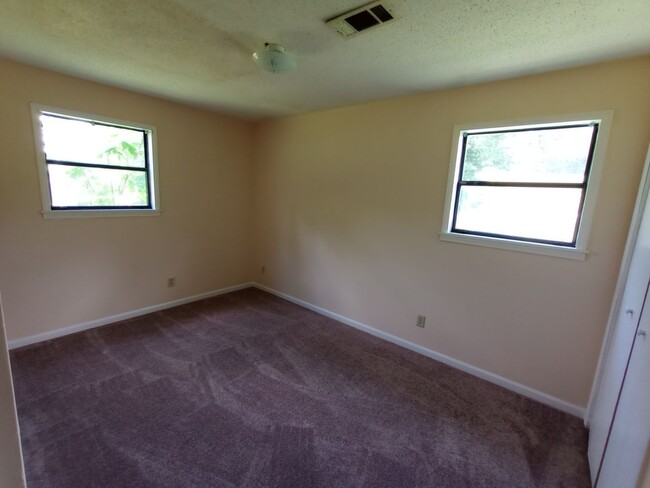 Building Photo - 3 Bedroom 1 Bath Home in Cottondale