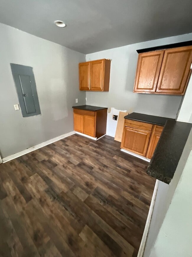 Building Photo - 1422 Grigsby St