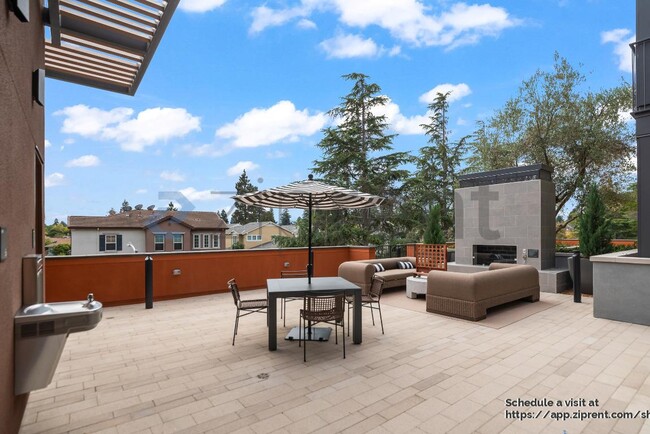 Building Photo - 308 Torrey Pine Terrace