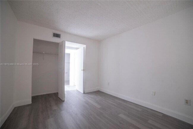 Building Photo - 4334 NW 9th Ave