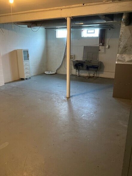 Building Photo - 318 W Xenia Dr