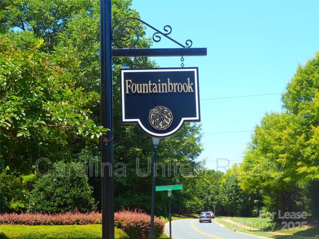 Building Photo - 1018 Fountainbrook Dr