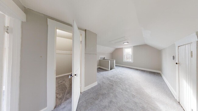 Building Photo - Old Brooklyn Area - 3 Bedroom Single Famil...