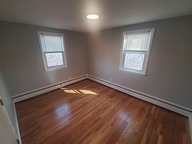 Building Photo - 433 B Sea St