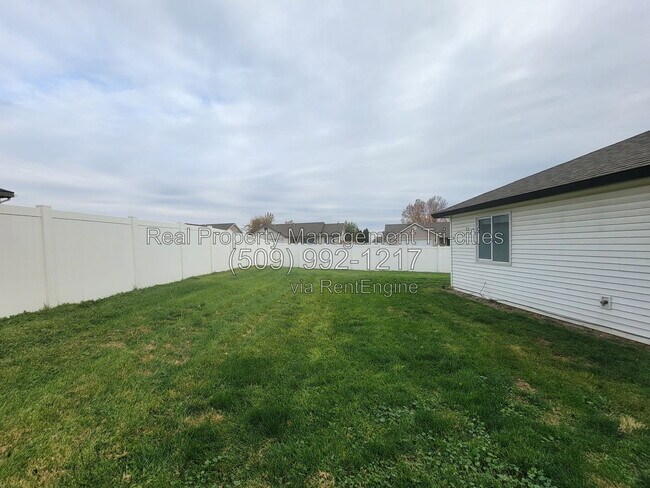 Building Photo - 6305 Thistledown Dr