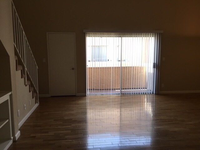 Building Photo - 11045 La Maida St