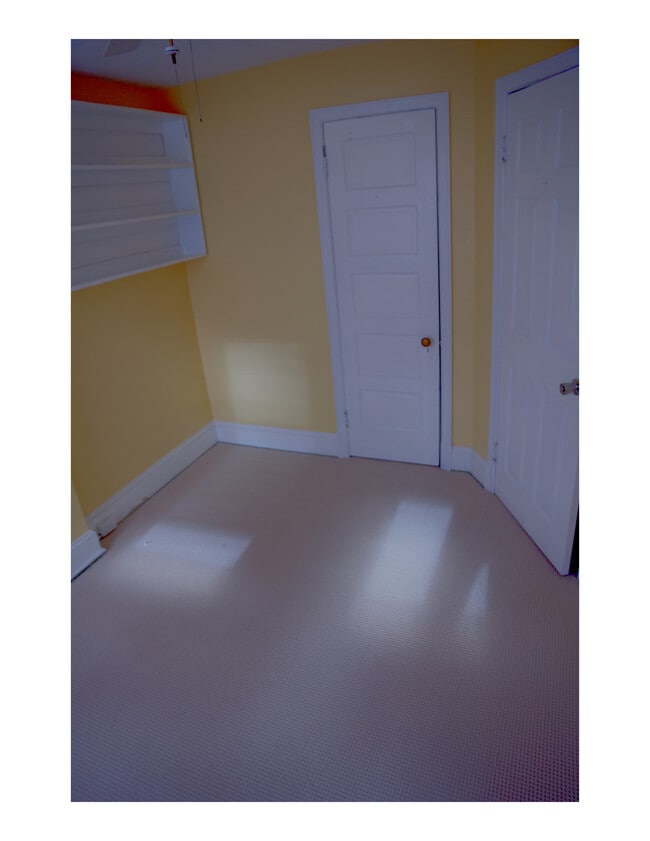 Building Photo - 754 E Washington Ave