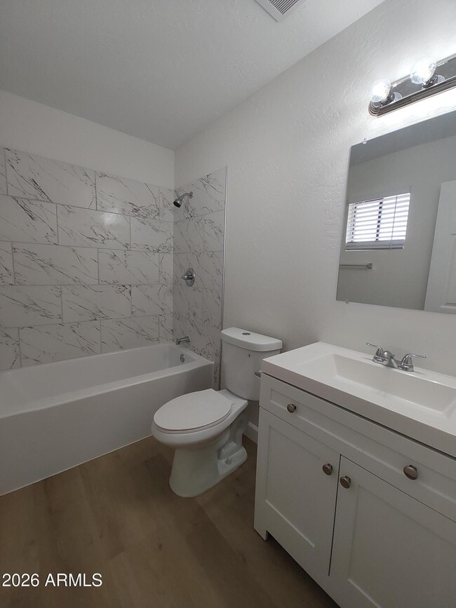 Building Photo - 2316 E Karen Dr