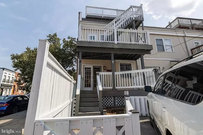 Building Photo - 1010 S Streeper St
