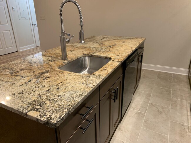 Interior Photo - 22nd - 100