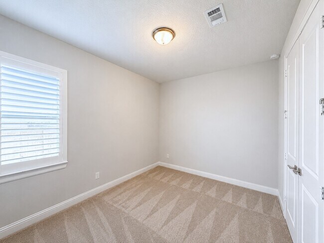 Building Photo - 13203 Wood Leaf Pk