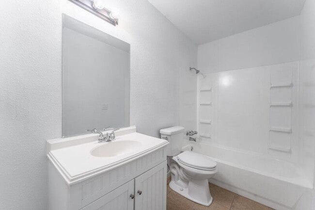 Building Photo - 600 W Olive St