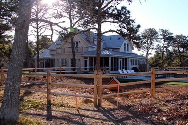 Building Photo - 7 Mill Hill Farms Rd