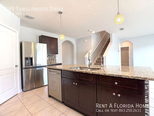 Building Photo - 389 Tanglewood Dr