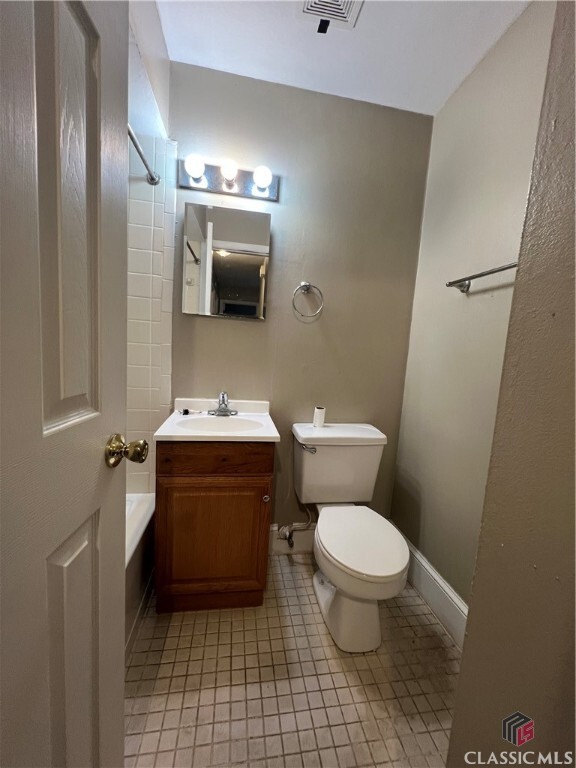 Building Photo - 129 Pineview Dr