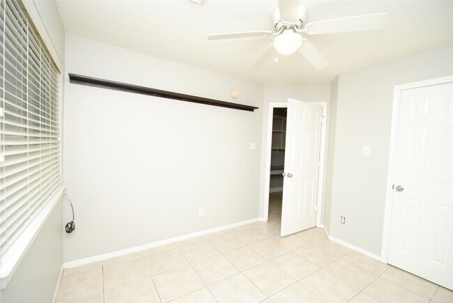 Building Photo - 1625 Townhome Ln