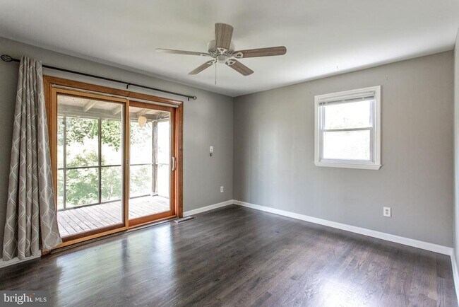 Building Photo - 9106 Santa Rita Rd